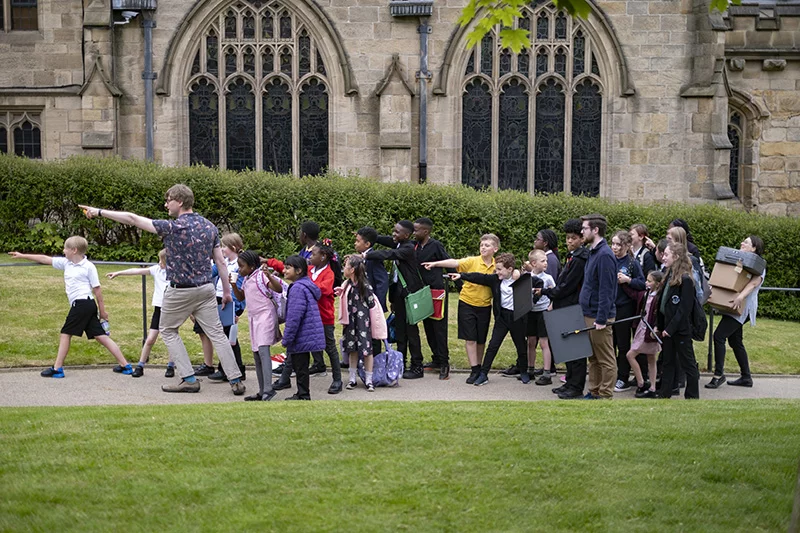 The Choir are off!